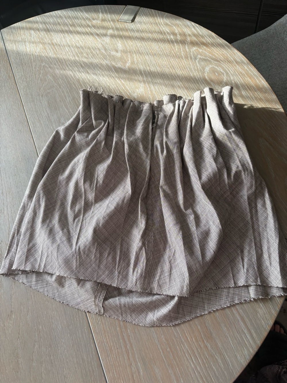 Plaid Pleated Sleeveless Top - Picture 6 of 7